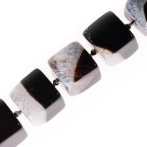 Agate quartz cubes black and white approx. 15×15 mm, 1 strand