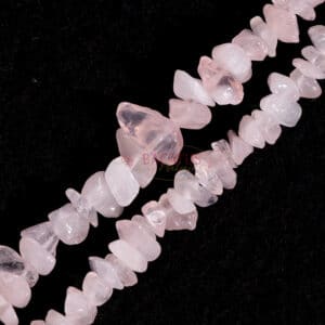 Éclats de quartz rose 5 x 8 mm, 1 fil