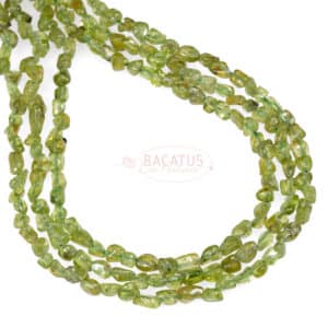 1 Strang #4257 BACATUS Edelsteine Peridot grün-transparent 4-6 mm 