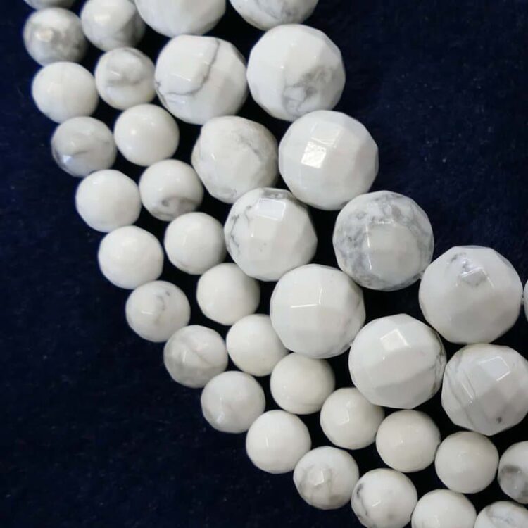 Howlite_faceted