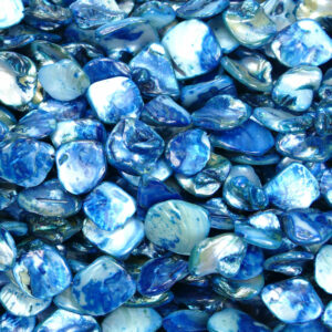 Mother of pearl nuggets blue approx. 18 x 18 mm, 1 strand