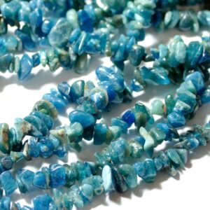 Apatite chips approx. 5 x 8 mm, 1 strand