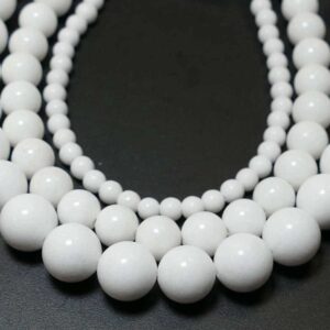 Jade plain round white 2 – 18 mm, 1 strand