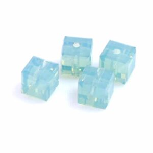Cube glass light blue 4 mm 3 pieces