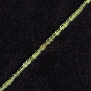 Peridot Würfel facettiert grün 2x2mm, 1 Strang