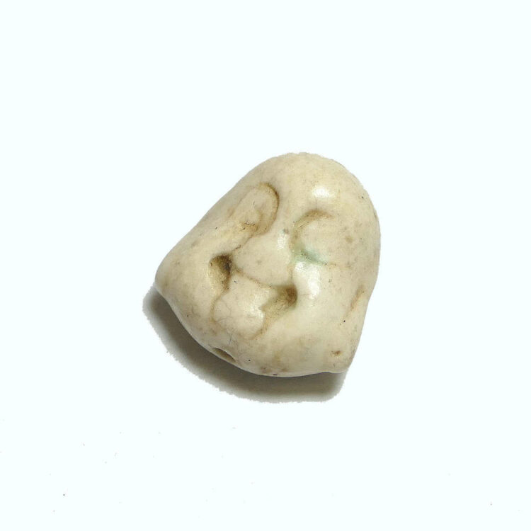 Stone beads Buddha mini cream