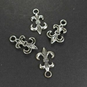 Ciondoli in metallo charm giglio / fleur de lis 24×15 mm, 4 pezzi