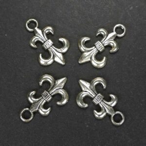 Metal pendants charm lily / fleur de lis 24×15 mm, 4 pieces