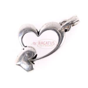 Buddhist metal pendant heart to heart silver plated 23×15 mm