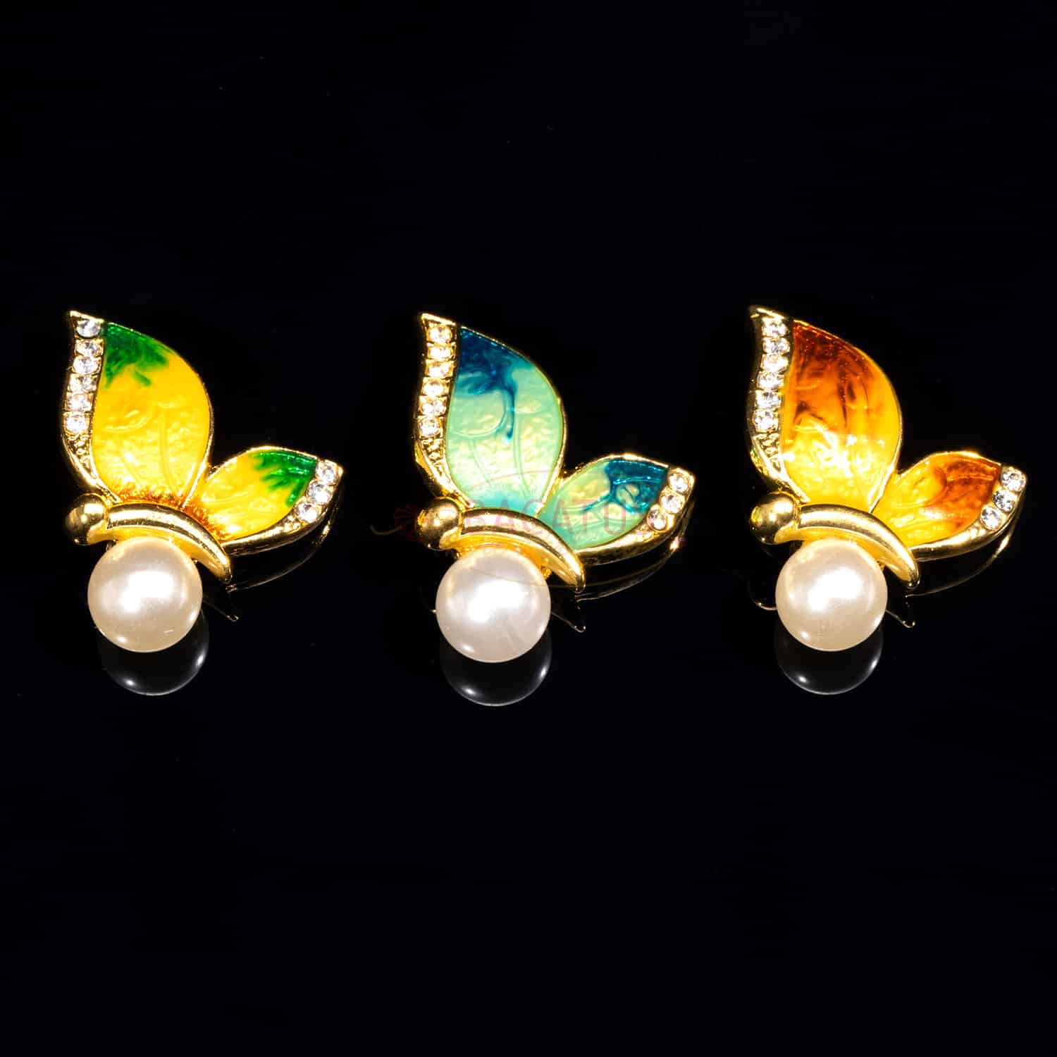 Metallanhänger Schmetterling mit Perle gold 22 x 23 mm Emaille & Glas 3 Varianten 1 Stück