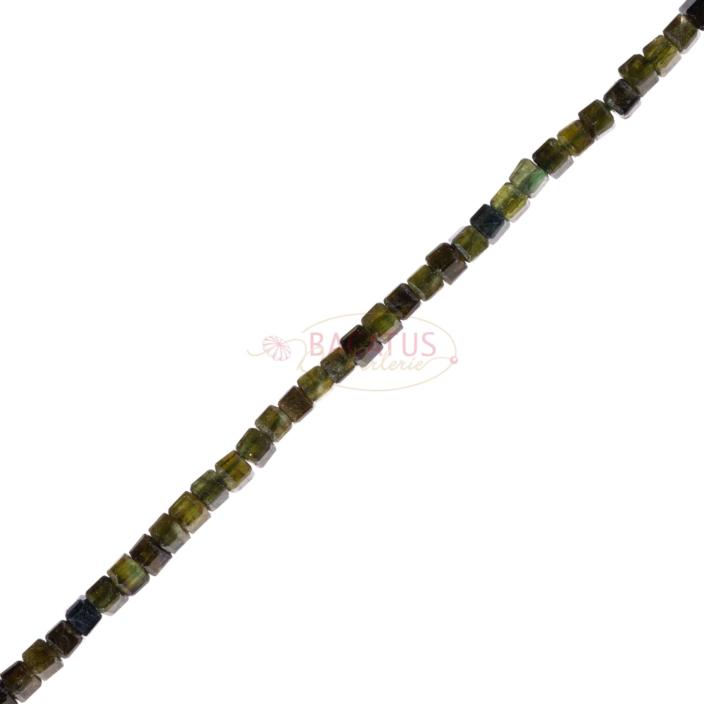 Nephrit Jade Würfel facettiert ca. 2,5mm, 1 Strang